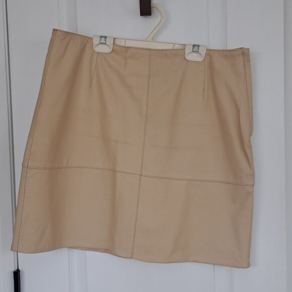 Nygard Cream Leather Skirt - Picture 6 of 6